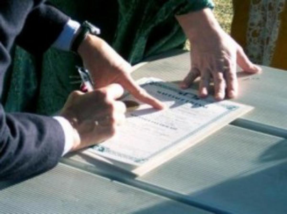 CCOO considera ilegal que las juras las puedan realizar los notarios.